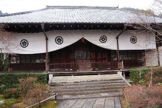 山内の草花 読み込み中